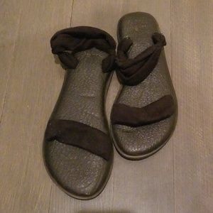 Softest Black Sandals from Sanuk